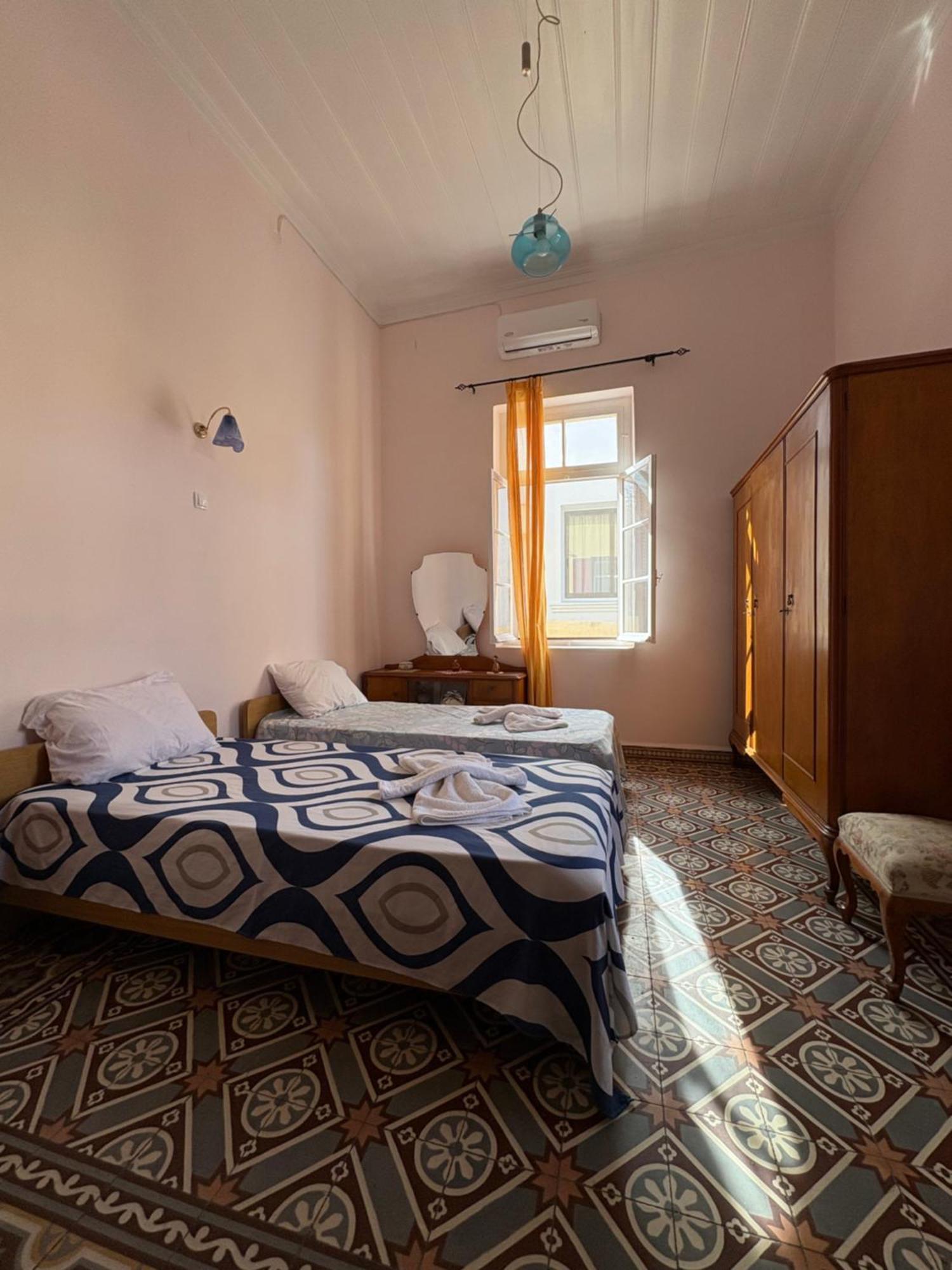 Shared House , Private Rooms With Garden Chania  Exterior foto